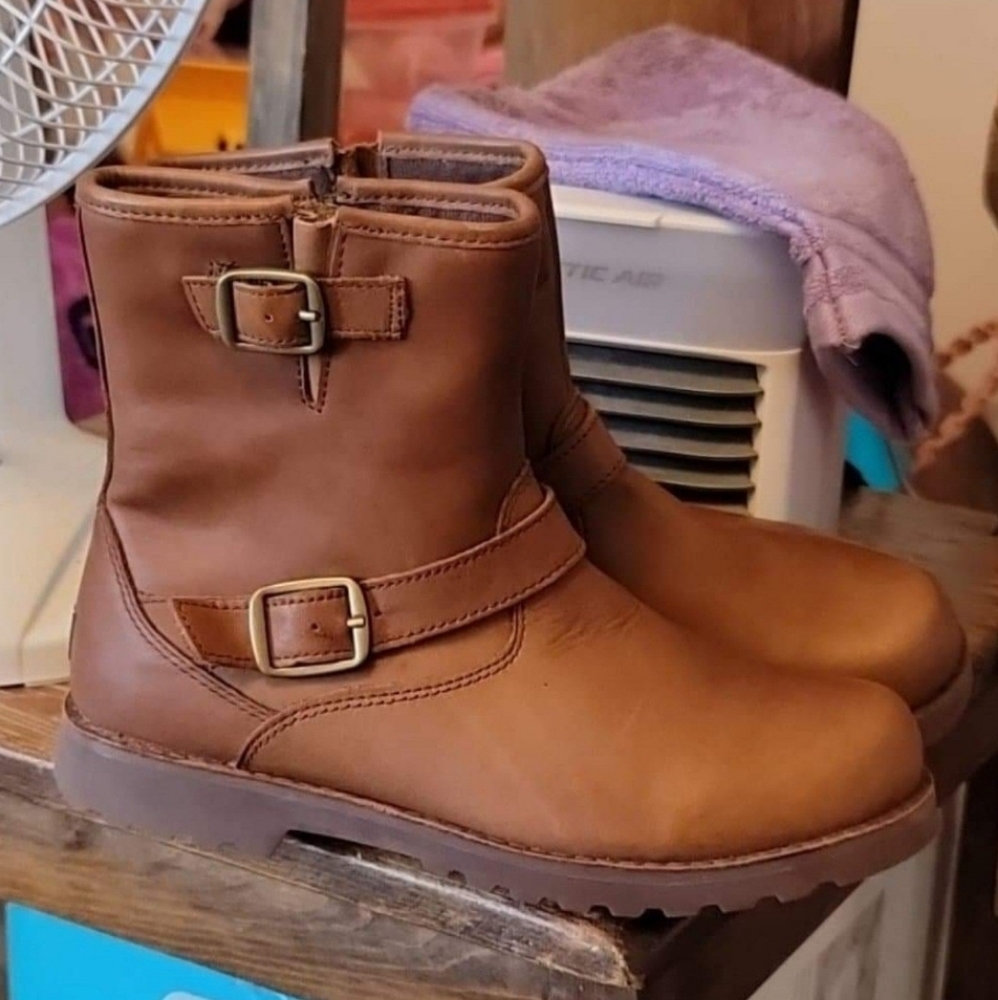 UGGPURE Leather Ankle Boots